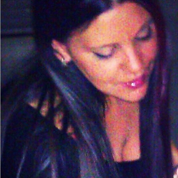 Meet your Posher, Karen - Picture 2 of 2